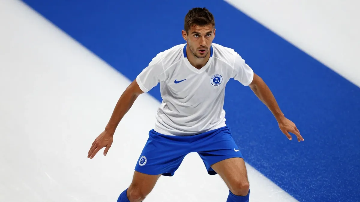 Dinamo Confirms New Player: Kirill Kravtsov Joins as Central Midfielder