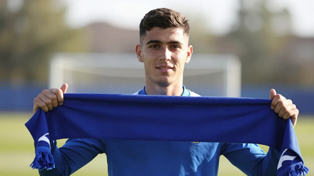 GNK Dinamo Zagreb pojačava se s Ikerom Almenom na posudbi i vratarom Dominikom Kotarskim, dok se Luka Ivanušec vraća iz...