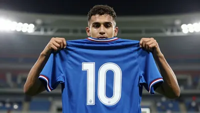GNK Dinamo Zagreb službeno je dodijelio legendarni dres s brojem 10 Luki Stojkoviću, koji preuzima simboličnu ulogu nakon...